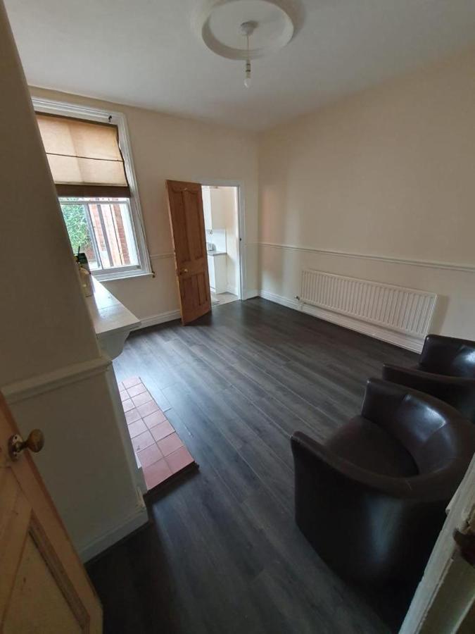 2 Bedroom House - Hopefield Road 莱切斯特 外观 照片
